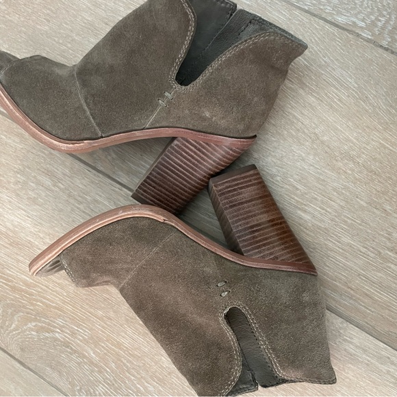 Vince Camuto ‘Katleen’ Booties - Picture 5 of 10